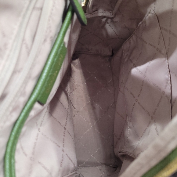 🤎🔹️Michael Kors🔹 Erin Small Backpack , wallet and crossbody- Evergreen Brown - Picture 11 of 13